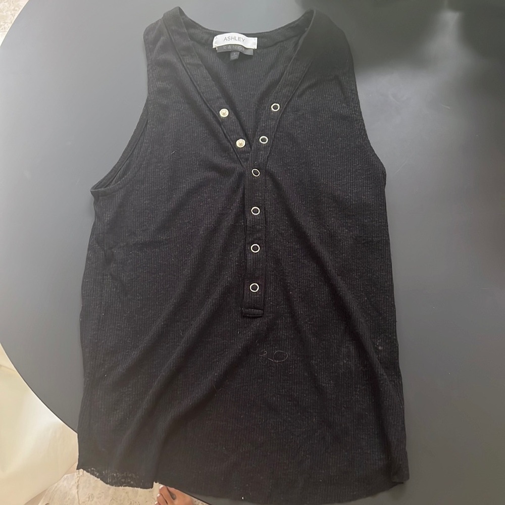 black tank top